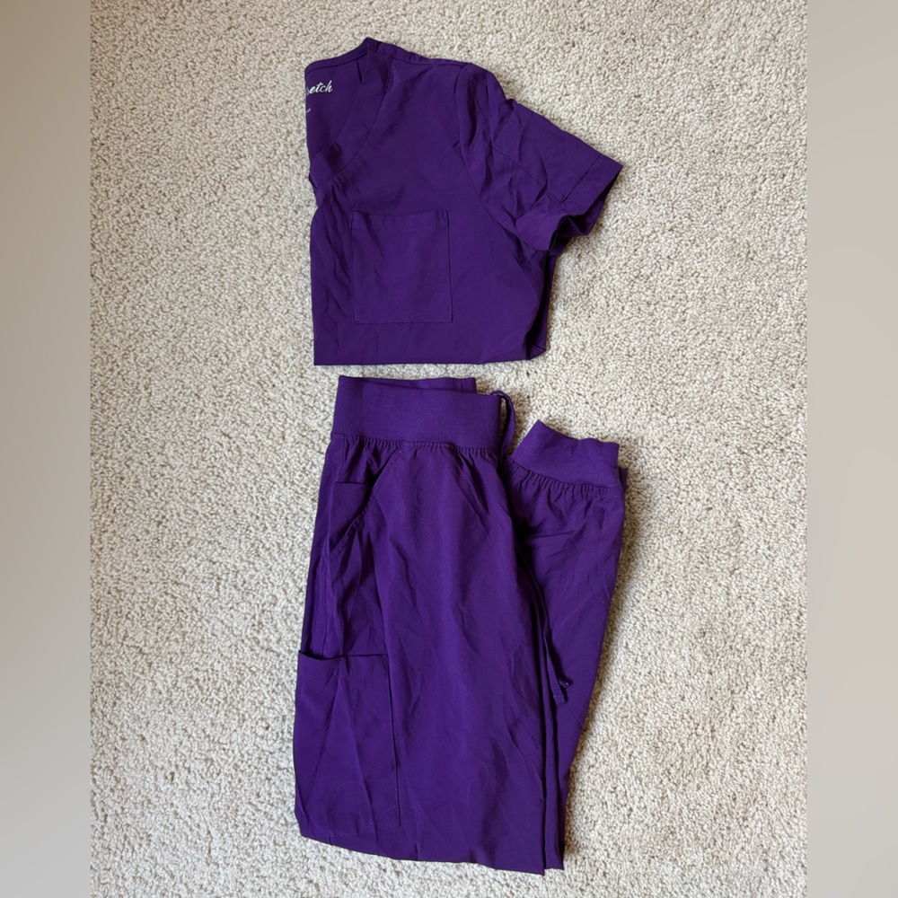Easy Stretch - purple Scrub set - XS